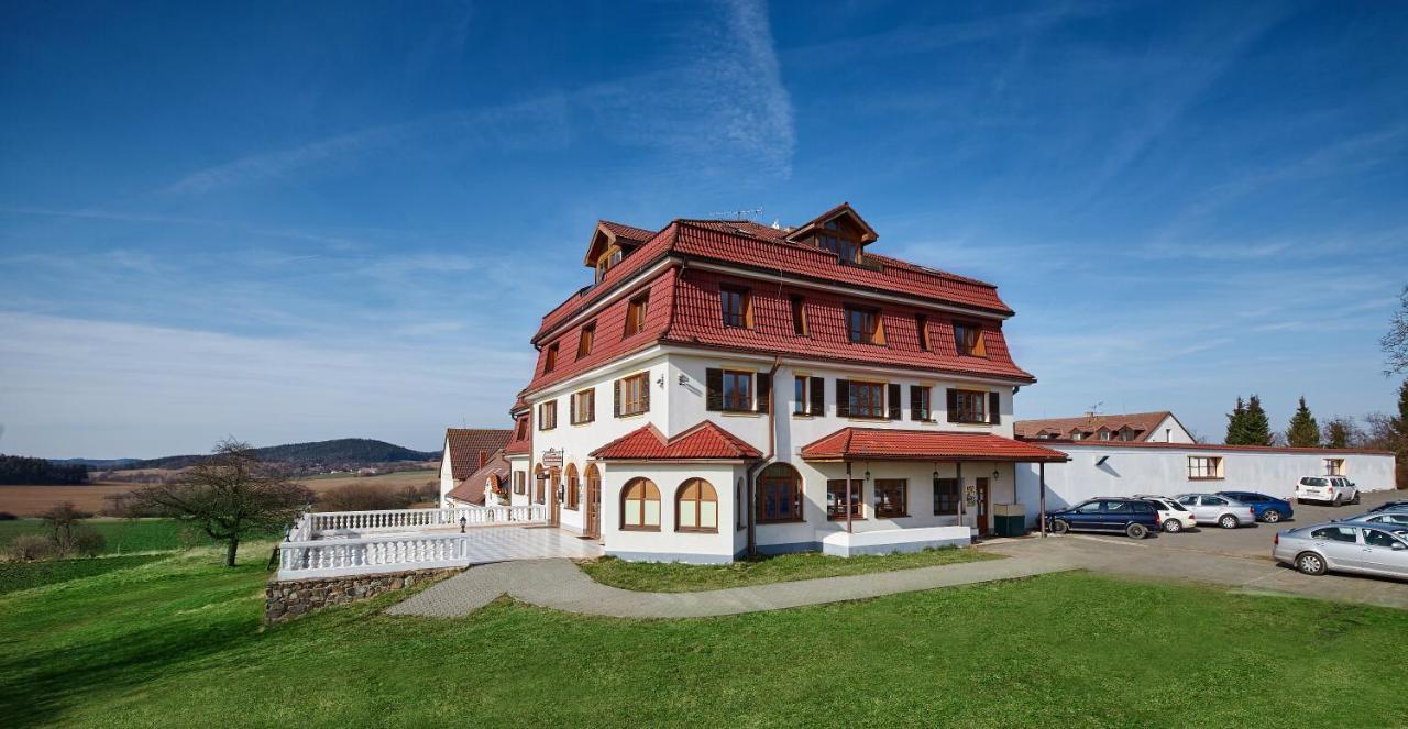 Hotel Stamberk Naceradec Екстер'єр фото